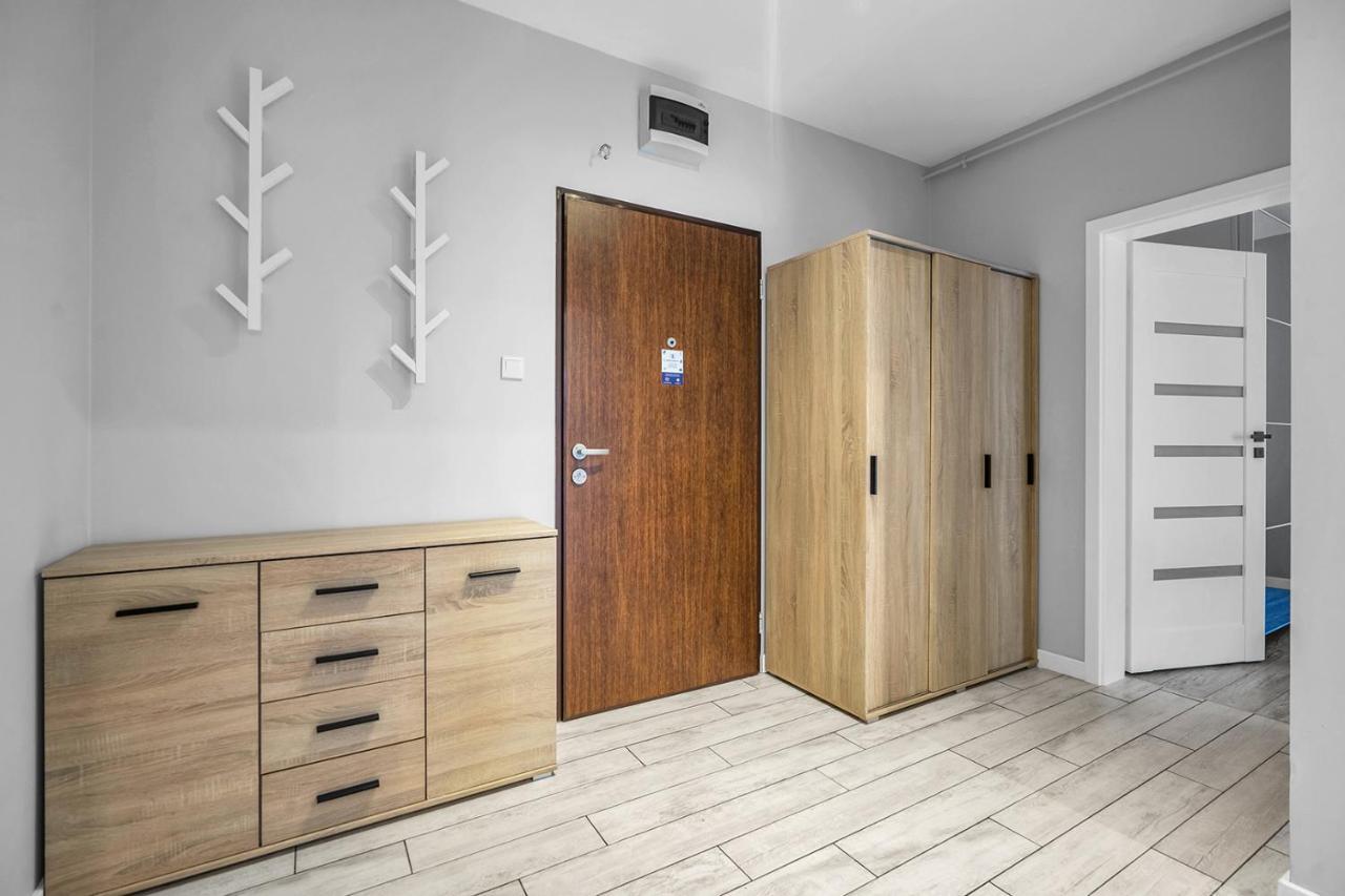 Apartament - Parking, Quiet Neighbourhood - By Rentujemy Warszawa